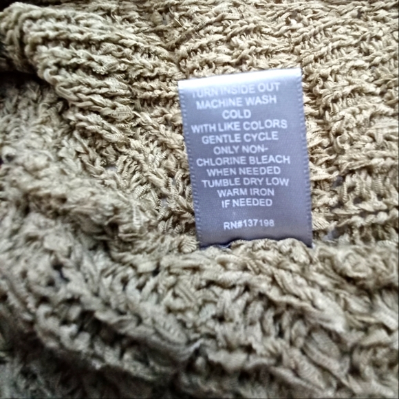 Tunic Sweater by Marled Reunited Clothing. Size large - Picture 4 of 5